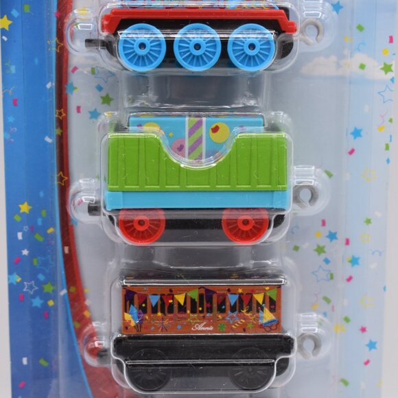 Thomas & Friends Push Along Diecast Celebration Time Birthday Thomas Pack 2018 - Picture 4 of 6